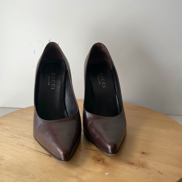 GUCCI BROWN LEATHER PUMP SIZE 37.     0070 - Picture 1 of 8